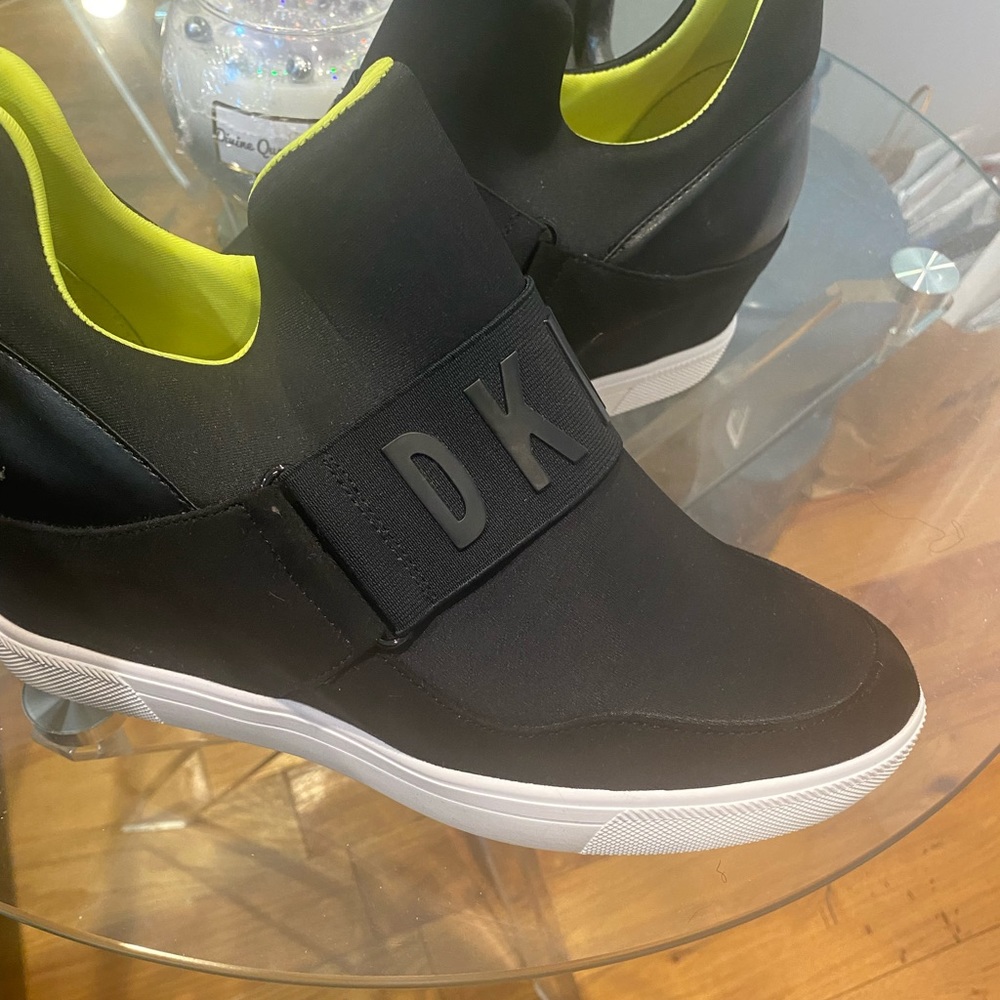 Brand New DNKY WEDGE SNEAKERS